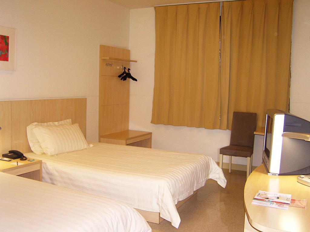 Jinjiang Inn Wuhan Jianghan Road Subway Station Jiangtan Pedestrain Street Екстериор снимка